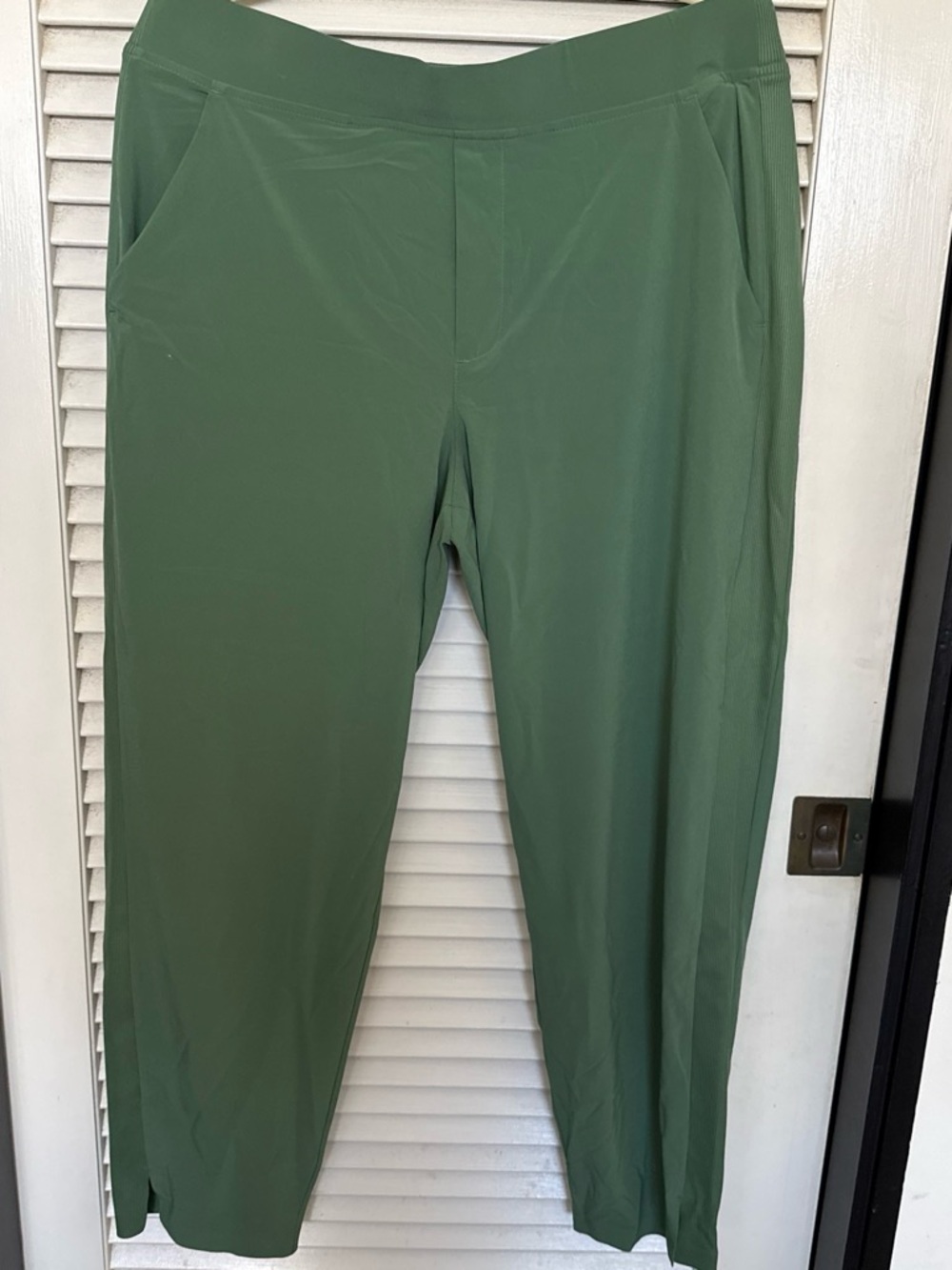 Athleta Green Stretch Pull On Ankle Pants